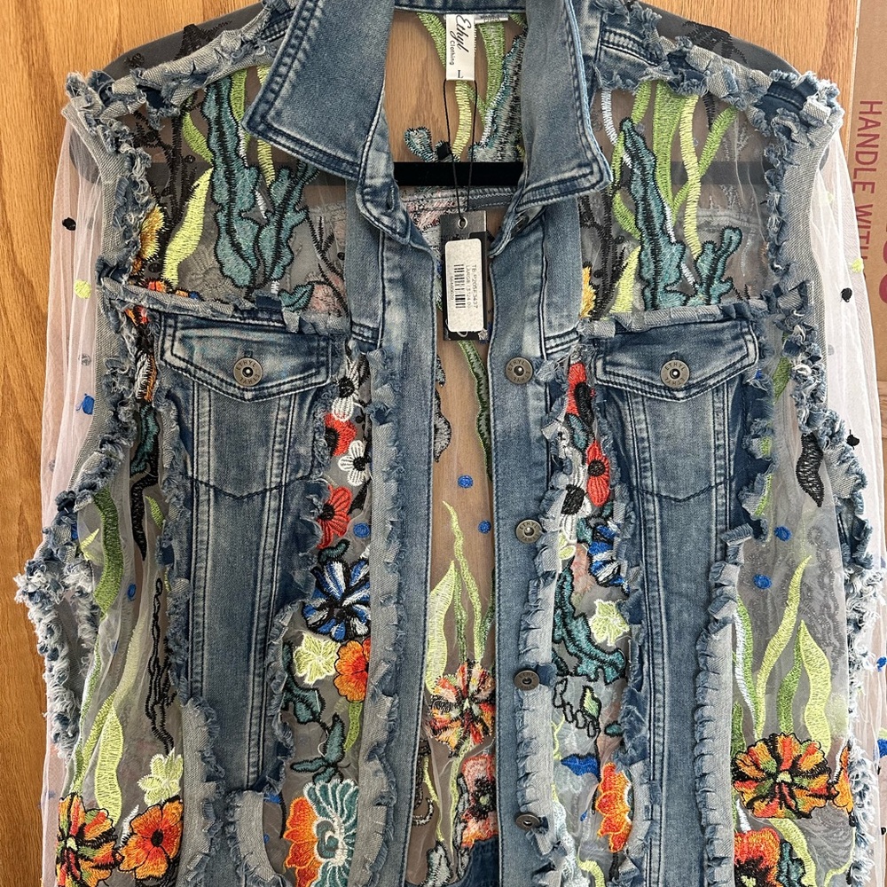 Fun n Funky! NWT Embroidered Denim jacket w/Floral Design